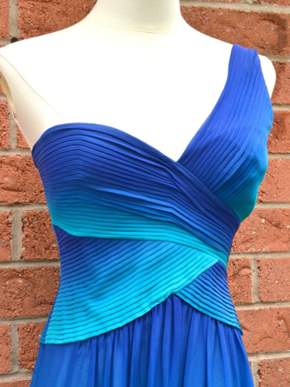 BCBGMaxAzria Blue & Aqua Ombre Prom/Bridesmaid Dress (Size 0/XS, silk chiffon)